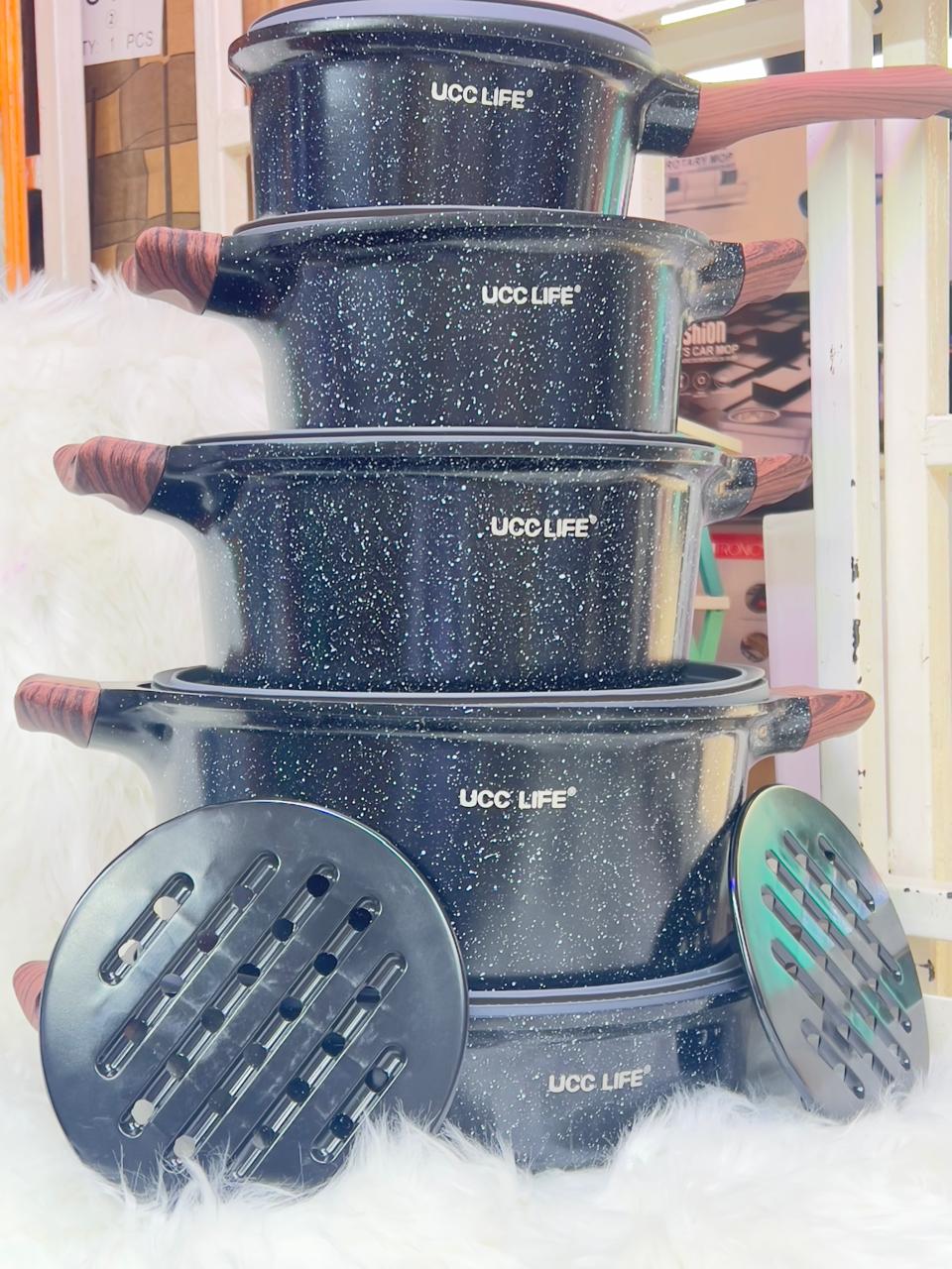 UCC Black 12pcs cookware set.